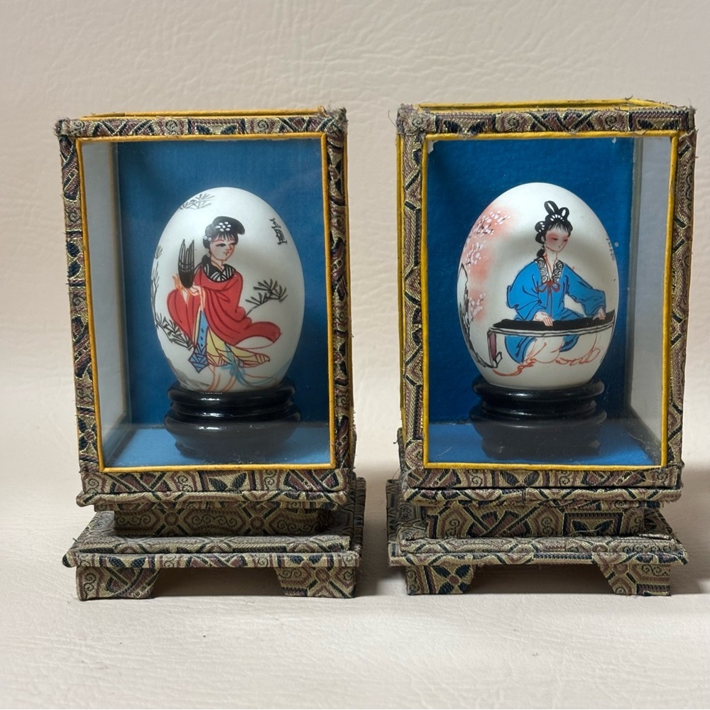 Set Of 2 Vtg Chinese Asian Lady Hand Painted Eggs In Glass Display Case.